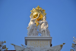 oro, bianco, statue, cielo, monumento, sfera, scritta, azzurro, lance, statua, punte, lettere, bandiere, due