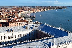 mare, tetti, panorama, città, case, cielo, finestre, palazzo, acqua, barche, abbaini, porto, palazzi, natanti, laguna, venezia, azzurro, statue