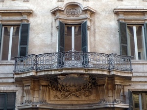 finestre, balcone, palazzo, persiane, ringhiera, fregi, facciata, riflessi