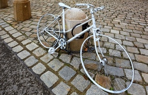 bicicletta, ruote, paracarro, bianca, selciato, bianco, catena, pietre, raggi
