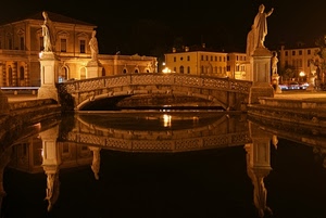 ponte, statue, riflesso, notturno, notte, acqua, fiume, padova, riflessi, luci