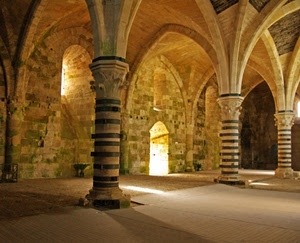 archi, colonne, chiesa, porta, capitelli, finestre, luce, cripta, righe, finestra, ombre, interno