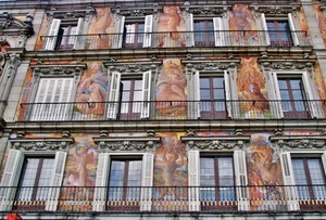 finestre, liberty, persiane, balconi, ringhiere, palazzo, facciata, affreschi, disegni