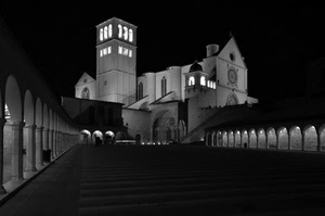 assisi, notte, chiesa, campanile, bianconero, archi, duomo, basilica, colonne, piazza, notturno