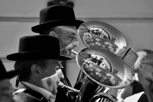 musicisti, bianconero, cappelli, musica, riflessi, riflesso, suonatori, banda, trombe, cappello, tromba, tromboni