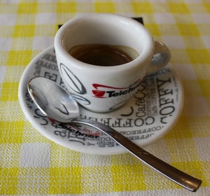 caffè, cucchiaino, tovaglia, tazzina, piattino, scritte, giallo, bianco, quadretti, tazza, quadri