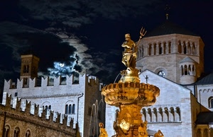 fontana, luna, chiesa, notturno, merli, nuvole, nettuno, statua, notte, cielo, palazzi