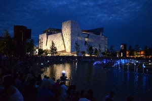 luci, expo, notte, acqua, blu, cielo, milano, notturno, padiglione, italia, fontana, persone, nuvole, castello, palazzo, bianco, riflesso