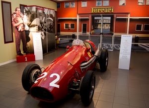 ferrari, rosso, ruote, automobile, auto, numeri, museo, esposizione, ventidue, rossa, epoca, numero, macchina, cavallino