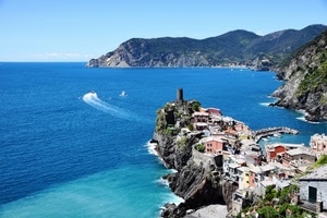 mare, torre, scia, cielo, case, borgo, azzurro, promontorio, paese, scogli, costa, panorama, porticciolo, scogliera, verde, liguria, porto, golfo, acqua, barca, blu, imbarcazioni, finestre, montagne