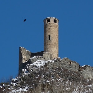 torre, uccello, neve, cielo, ruderi, rudere, azzurro, roccia, rovine, finestre, castello, volo, pietre, inverno, bianco, rocce, circolare