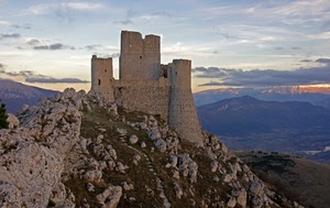 castello, montagne, torri, cielo, montagna, nuvole, rocca, rocce, roccia